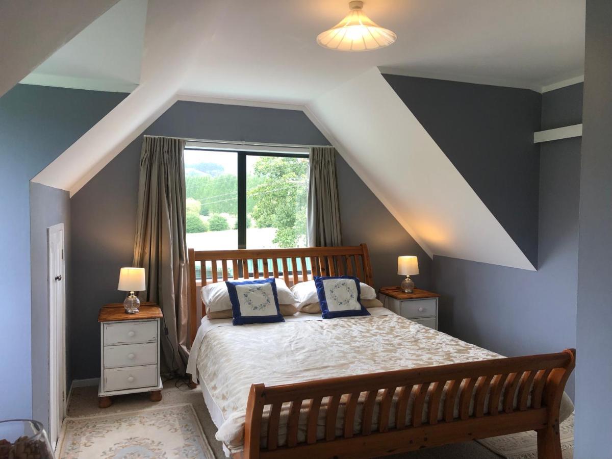 Hunua Ranges Bed & Breakfast Exterior photo